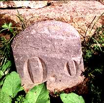 Wegestein bei Alaunwerk M&uuml;hlwand